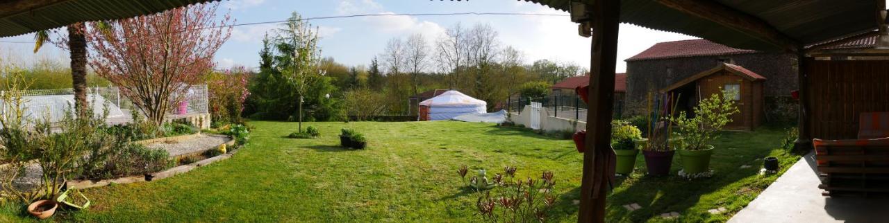 Yourtes Du Bocage Bazoges-en-Pareds Exterior photo