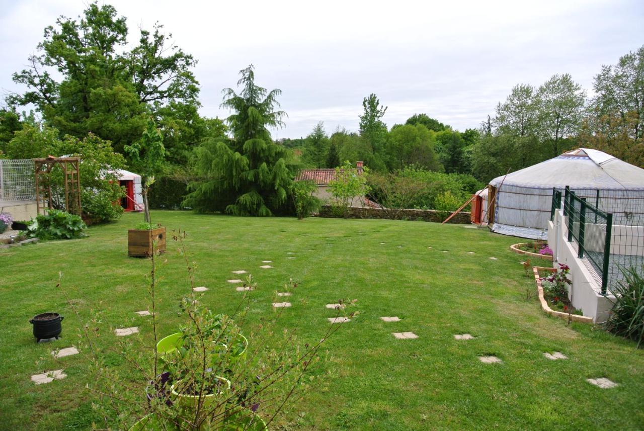 Yourtes Du Bocage Bazoges-en-Pareds Exterior photo